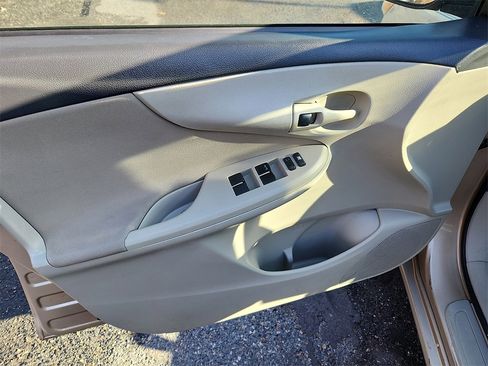 Used 2013 Toyota Corolla L image 13