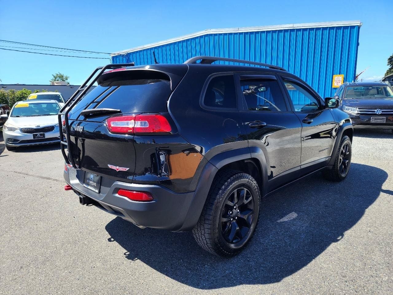 Used 2016 Jeep Cherokee Trailhawk w/ Leather Interior Group AWD/4WD image 6