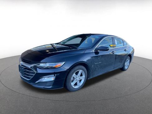 Used 2024 Chevrolet Malibu LT image 3