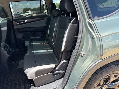 Used 2024 Volkswagen Atlas Peak Edition SE AWD/4WD image 13