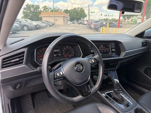 Used 2019 Volkswagen Jetta SE FWD image 14