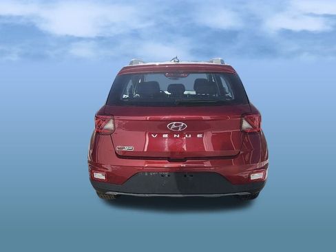 Certified 2025 Hyundai Venue SEL image 6