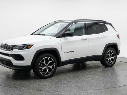 Used 2025 Jeep Compass Limited image 3