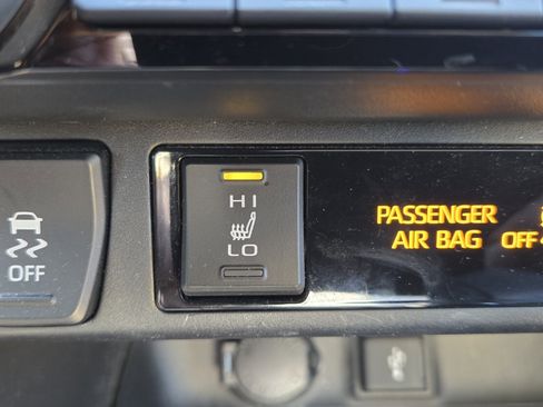 Used 2021 Toyota RAV4 XLE Premium AWD/4WD image 19
