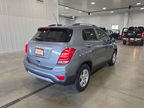 Used 2019 Chevrolet Trax LT w/ LT Convenience Package FWD image 8