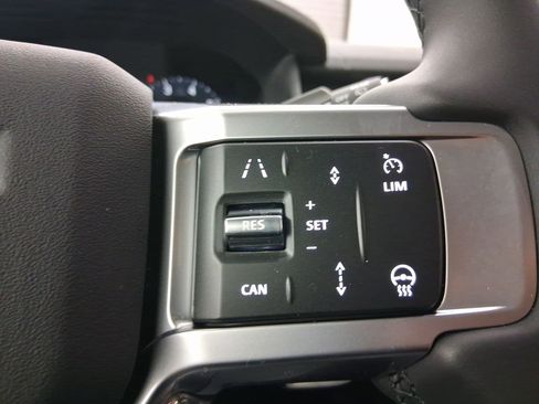 New 2026 Land Rover Discovery Limited Edition image 15