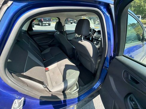 Used 2012 Ford Focus SE FWD image 10