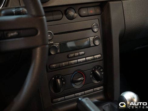 Used 2005 Ford Mustang GT Premium image 13