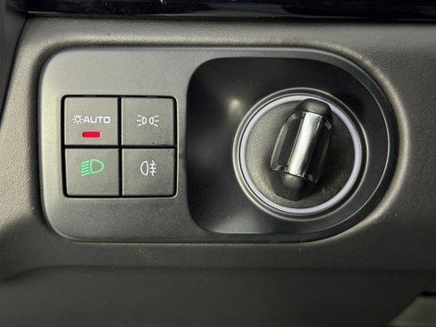 Used 2022 Porsche Cayenne Turbo S image 18