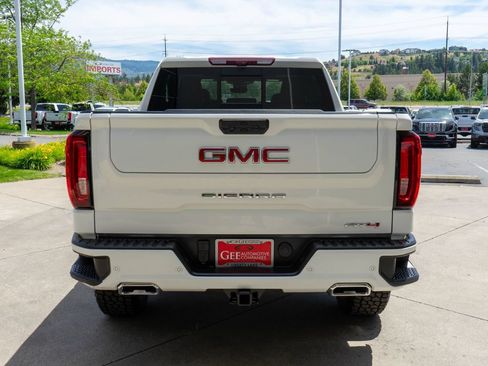 Used 2025 GMC Sierra 1500 AT4 w/ AT4 Premium Package AWD/4WD image 6