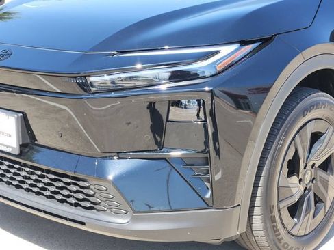 Certified 2026 Toyota C-HR AWD/4WD image 7