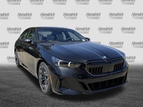 New 2027 BMW 530i RWD image 2