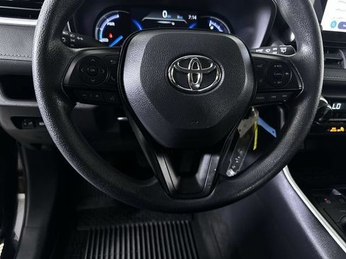 Used 2025 Toyota RAV4 LE AWD/4WD image 11