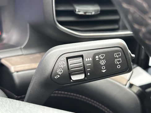 Used 2022 Ford Explorer Platinum w/ Equipment Group 601A image 21