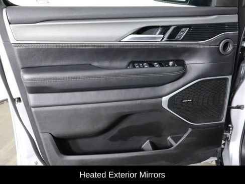 Used 2025 Jeep Wagoneer L Series II w/ Convenience Group I image 22