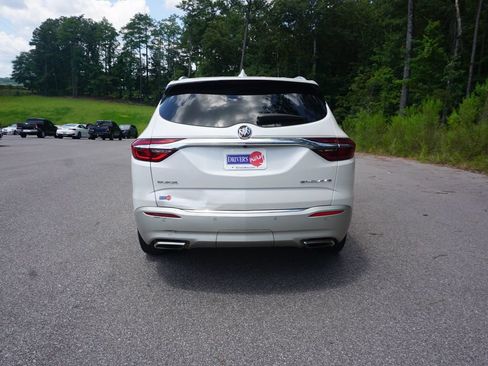 Used 2018 Buick Enclave Premium w/ Experience Buick Package FWD image 23