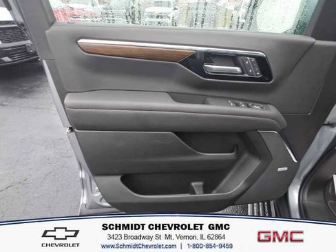 New 2026 Chevrolet Suburban High Country image 14