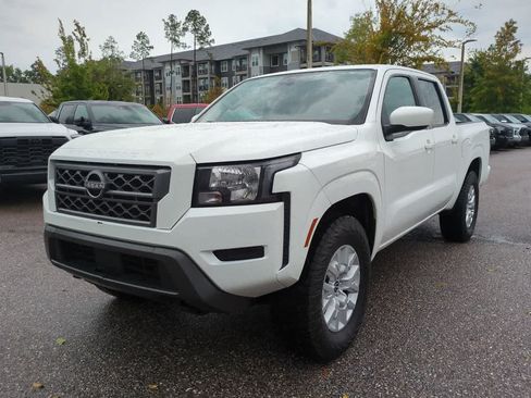 Used 2022 Nissan Frontier SV AWD/4WD image 2