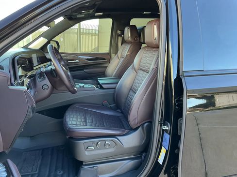 Used 2023 Cadillac Escalade ESV Sport Platinum AWD/4WD image 12