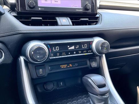 Used 2021 Toyota RAV4 XLE FWD image 35