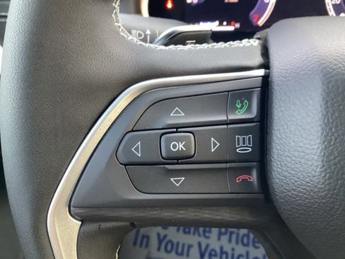 New 2025 Jeep Grand Cherokee Laredo X w/ Luxury Tech Group I AWD/4WD image 32