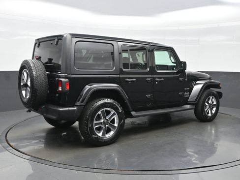 Used 2021 Jeep Wrangler Unlimited Sahara w/ Cold Weather Group AWD/4WD image 8