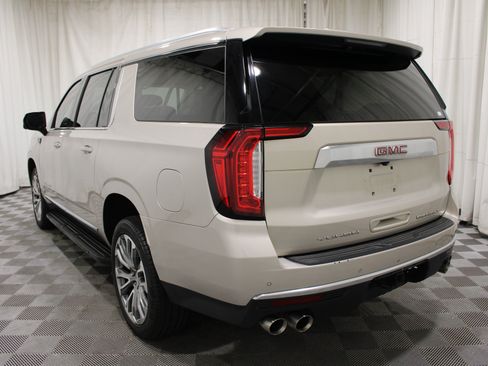 Used 2023 GMC Yukon XL Denali RWD image 34