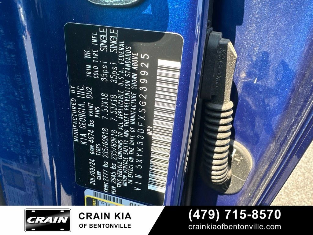 Certified 2025 Kia Sportage EX FWD image 17