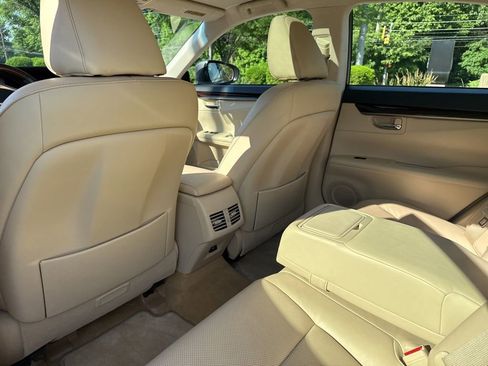 Used 2014 Lexus ES 350 w/ Luxury Package FWD image 11