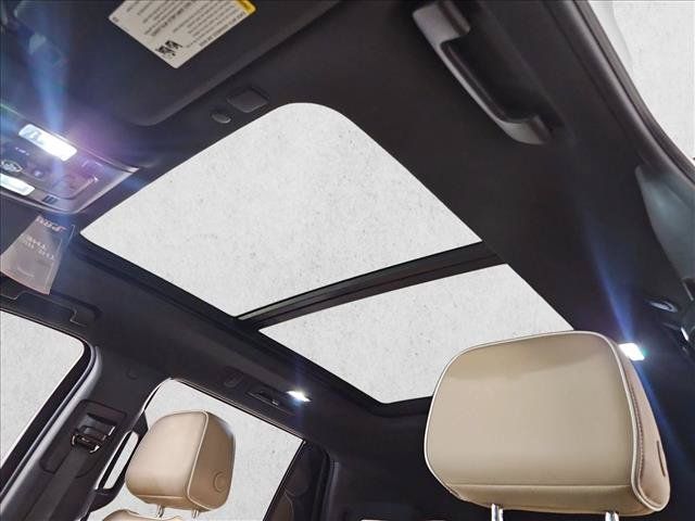 Used 2024 Chevrolet Tahoe Premier AWD/4WD image 15