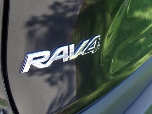 Certified 2024 Toyota RAV4 XLE FWD image 33
