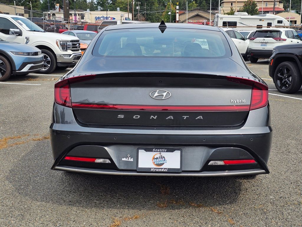 Used 2022 Hyundai Sonata Limited w/ Cargo Package FWD image 6