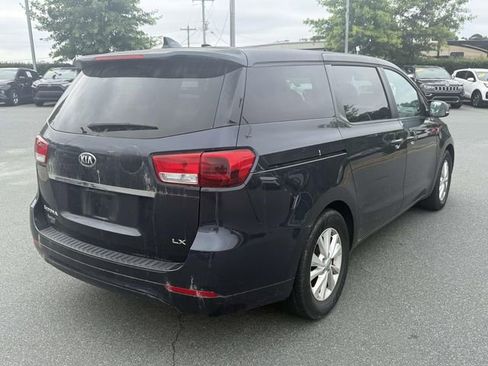 Used 2017 Kia Sedona LX FWD image 6