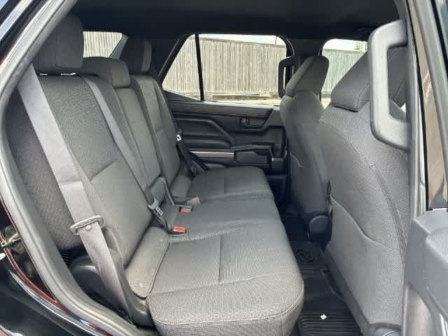 Used 2025 Toyota 4Runner SR5 AWD/4WD image 21