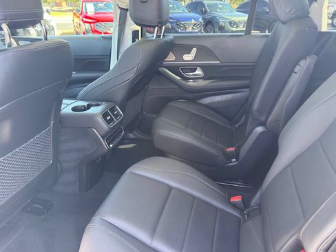 Used 2024 Mercedes-Benz GLS 450 4MATIC image 32