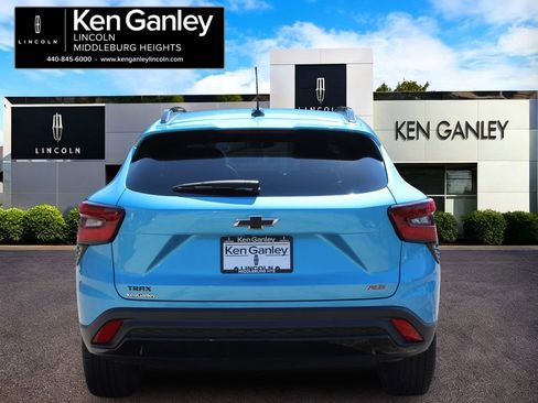 Used 2025 Chevrolet Trax RS FWD image 6