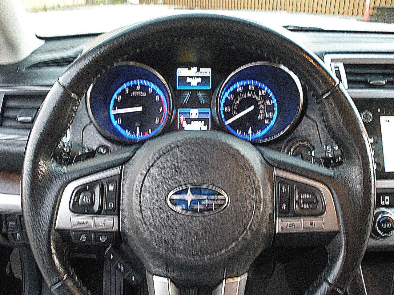 Used 2016 Subaru Outback 2.5i Limited AWD/4WD image 39