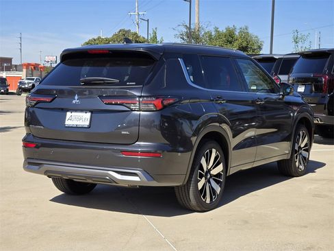 New 2025 Mitsubishi Outlander SEL image 4