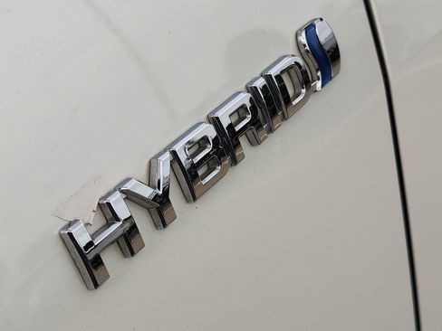 Used 2020 Toyota RAV4 Limited AWD/4WD image 12