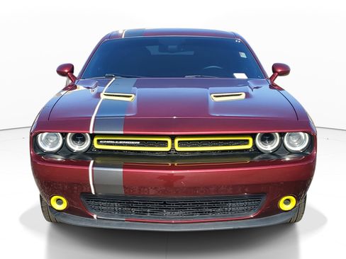 Used 2020 Dodge Challenger SXT image 2