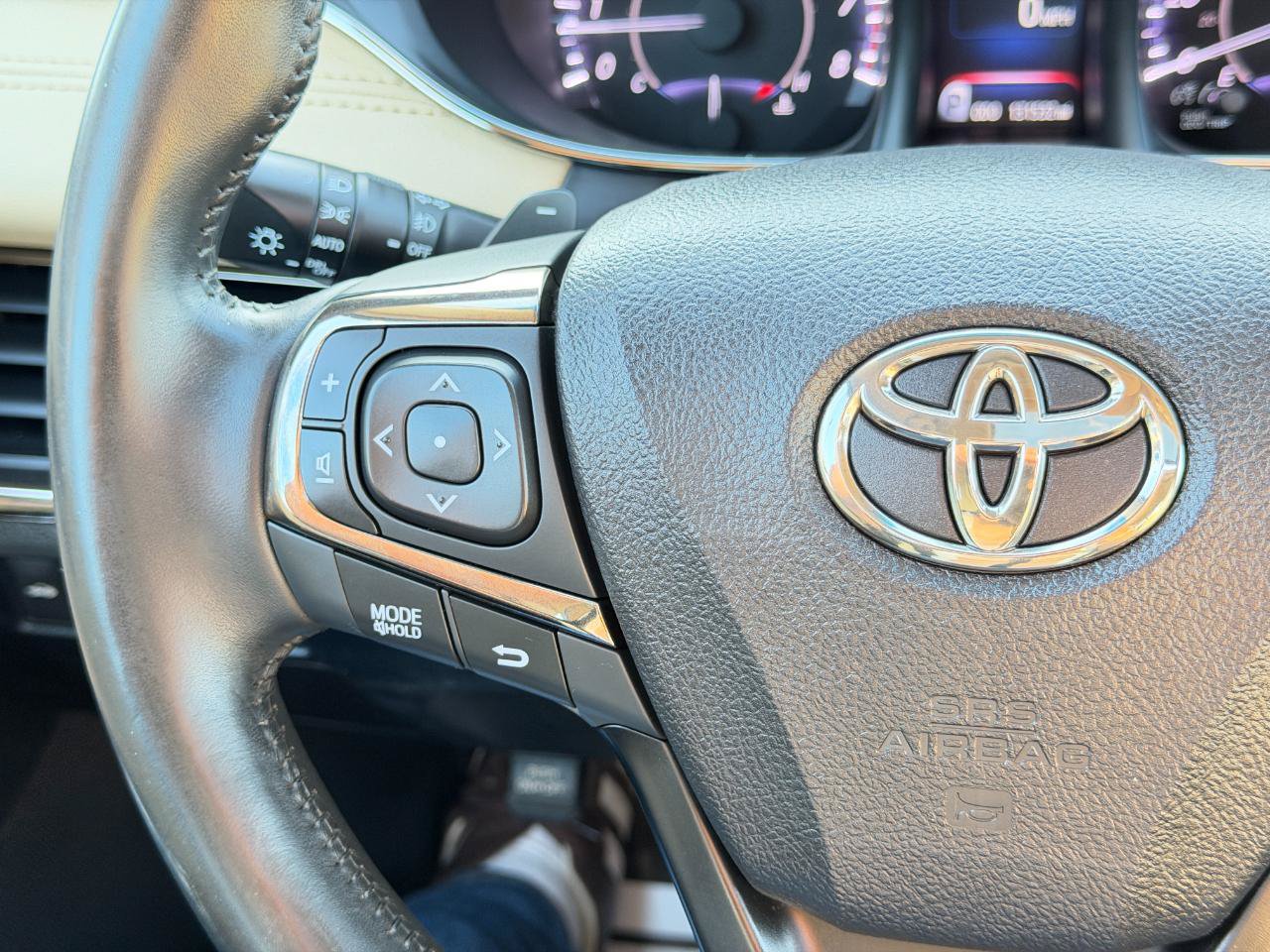 Used 2015 Toyota Avalon XLE Touring FWD image 65