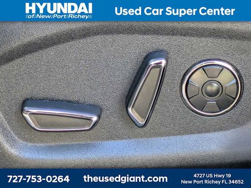 Used 2018 Ford Explorer Platinum AWD/4WD image 27
