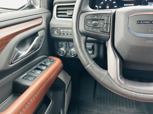 Used 2024 GMC Yukon Denali Ultimate image 25