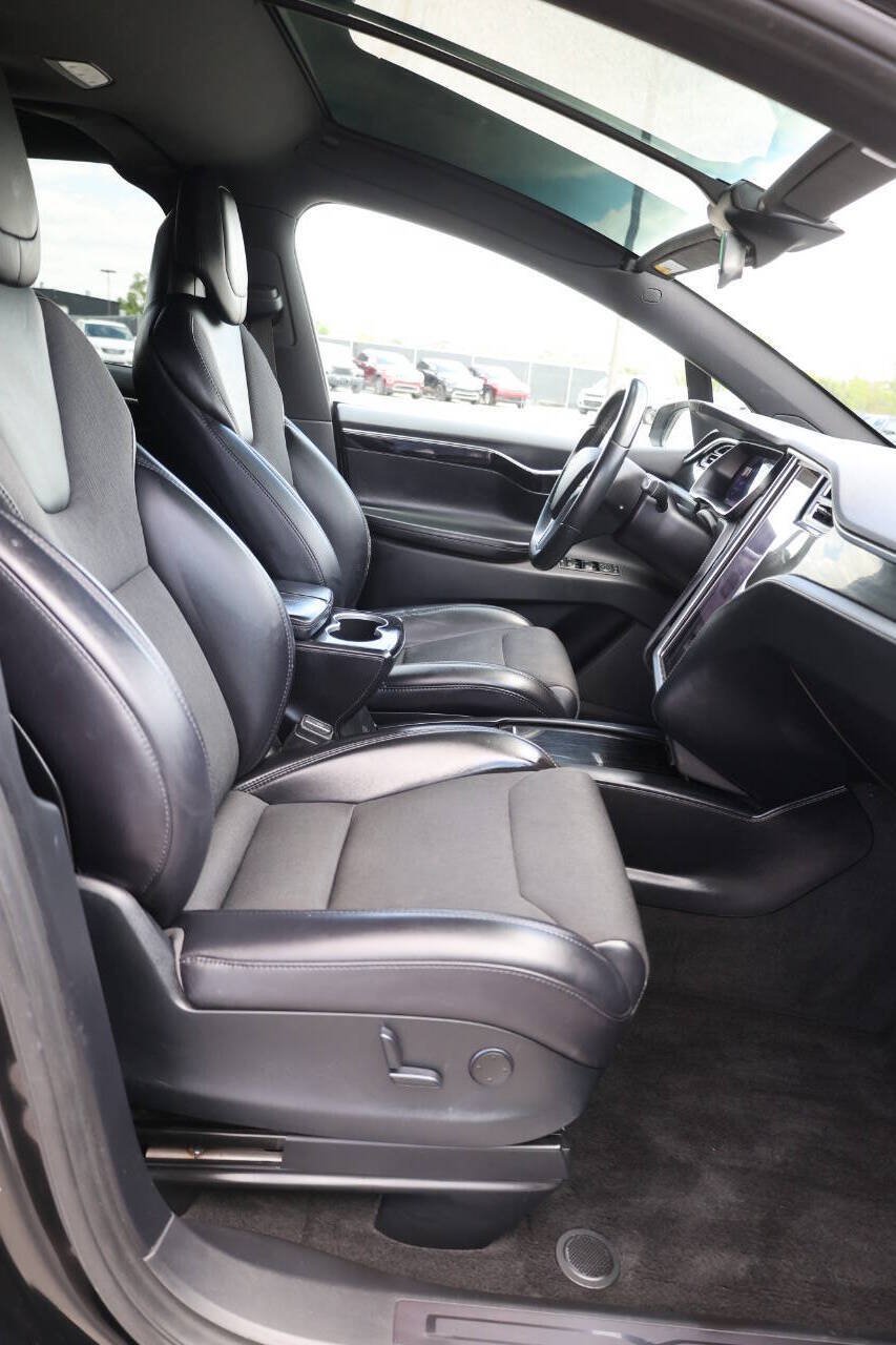 Used 2018 Tesla Model X 75D AWD/4WD image 15