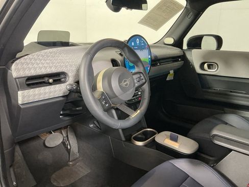 Certified 2025 MINI Cooper S image 19