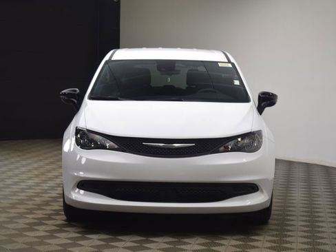 New 2026 Chrysler Voyager LX image 2