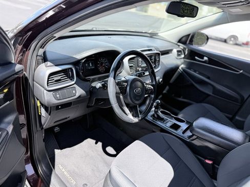 Used 2016 Kia Sorento LX w/ LX Convenience Package image 9