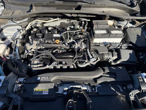 Used 2024 Toyota Corolla Cross LE image 20