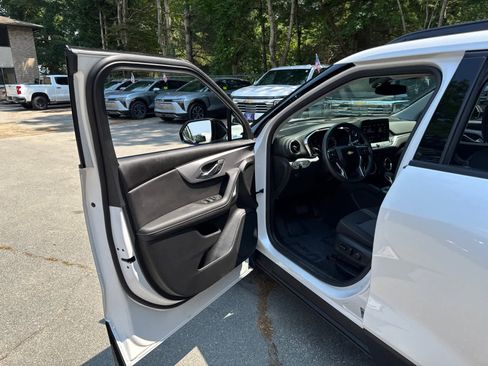 New 2025 Chevrolet Blazer LT w/ Midnight/Sport Edition image 10