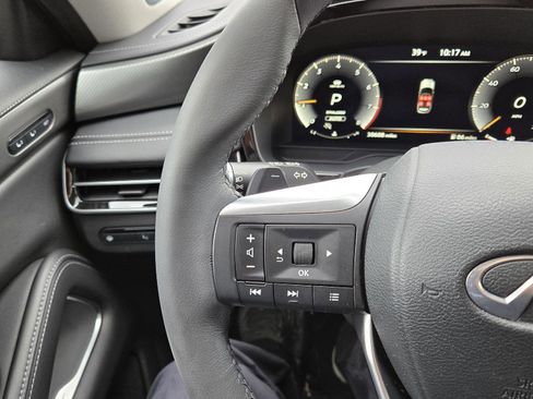 Used 2023 INFINITI QX60 Luxe w/ Vision Package image 32